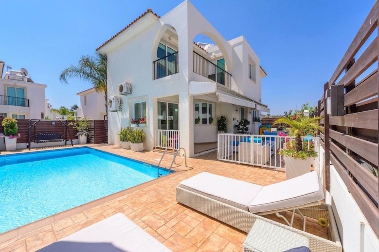 La Vita Villa #1 بروتاراس الغرفة الصورة
